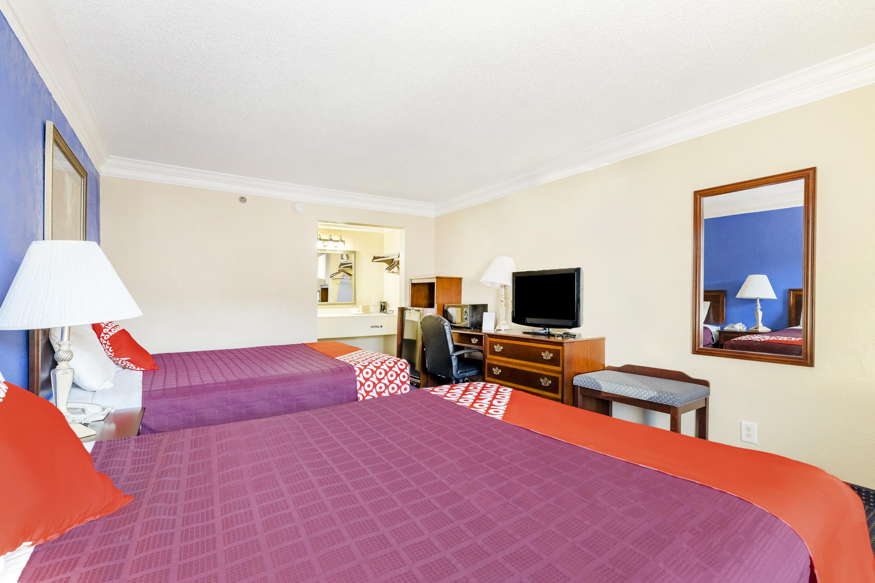 Oyo Hotel Rome Ga Historic District Bagian luar foto
