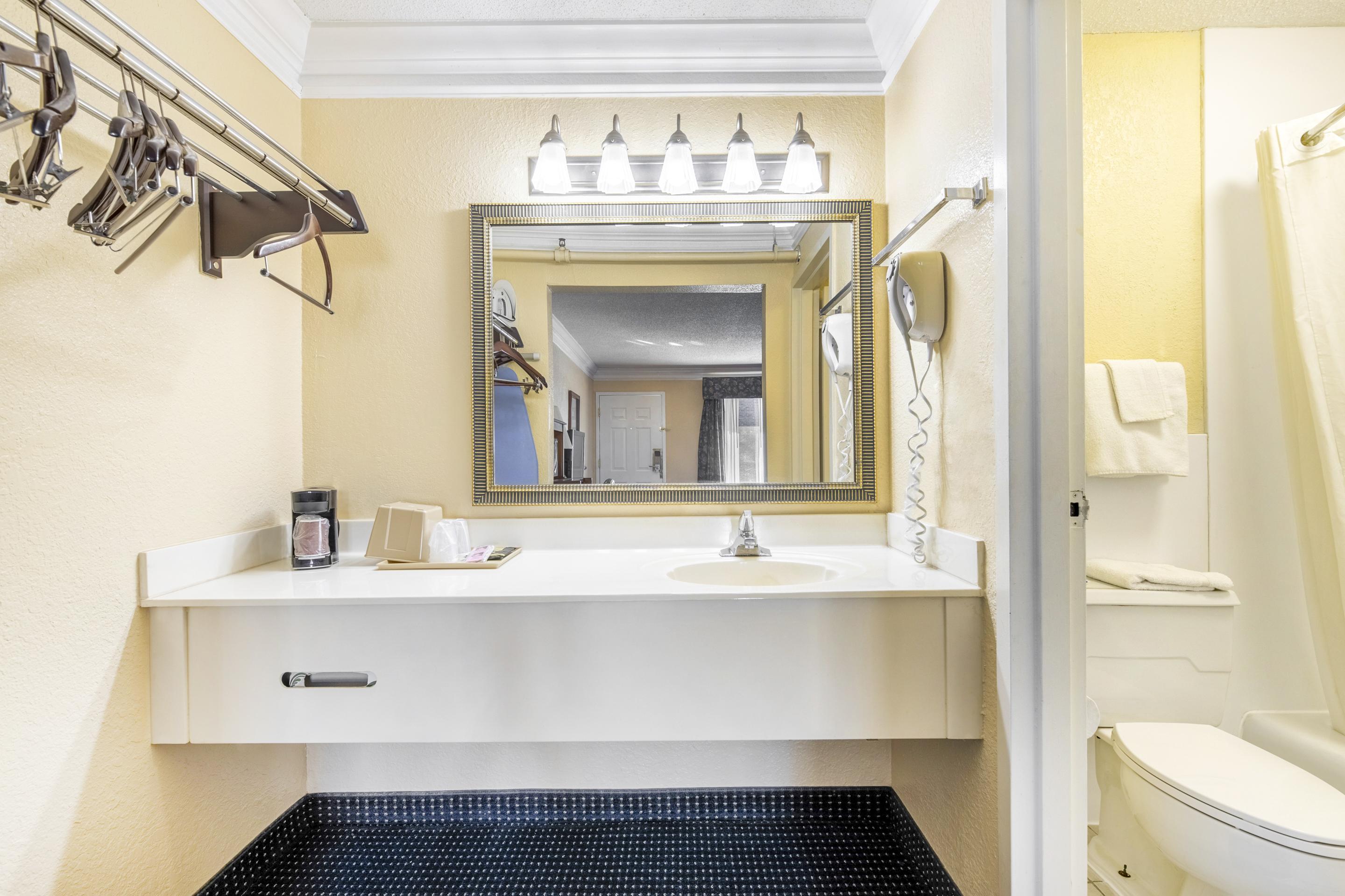 Oyo Hotel Rome Ga Historic District Bagian luar foto
