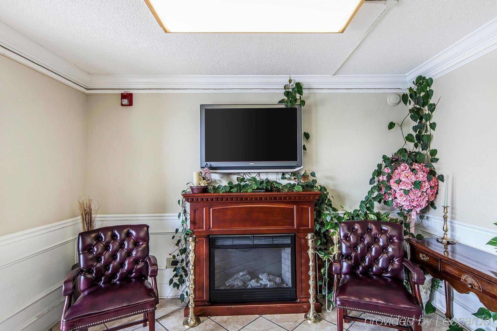 Oyo Hotel Rome Ga Historic District Bagian luar foto