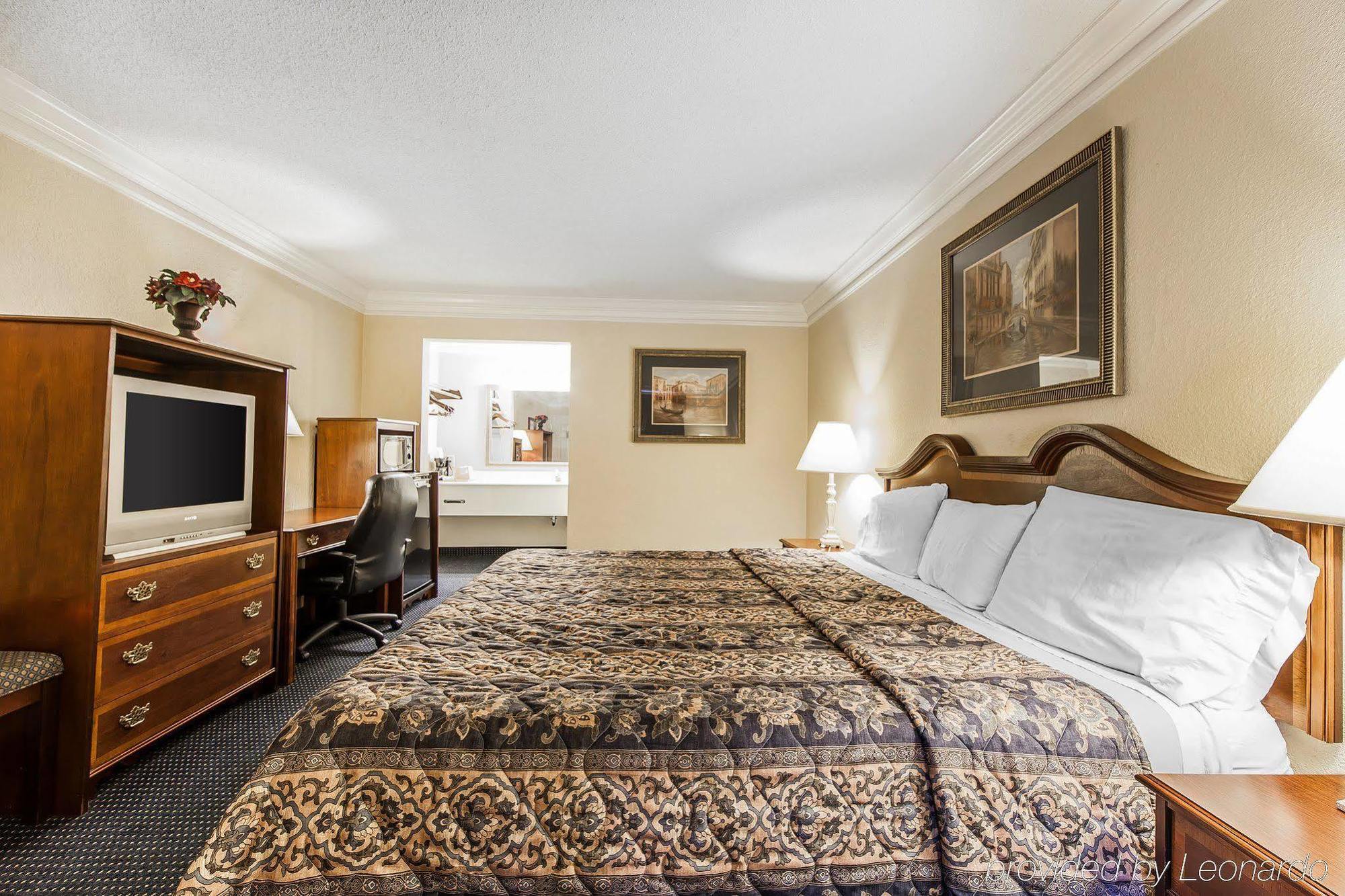 Oyo Hotel Rome Ga Historic District Bagian luar foto