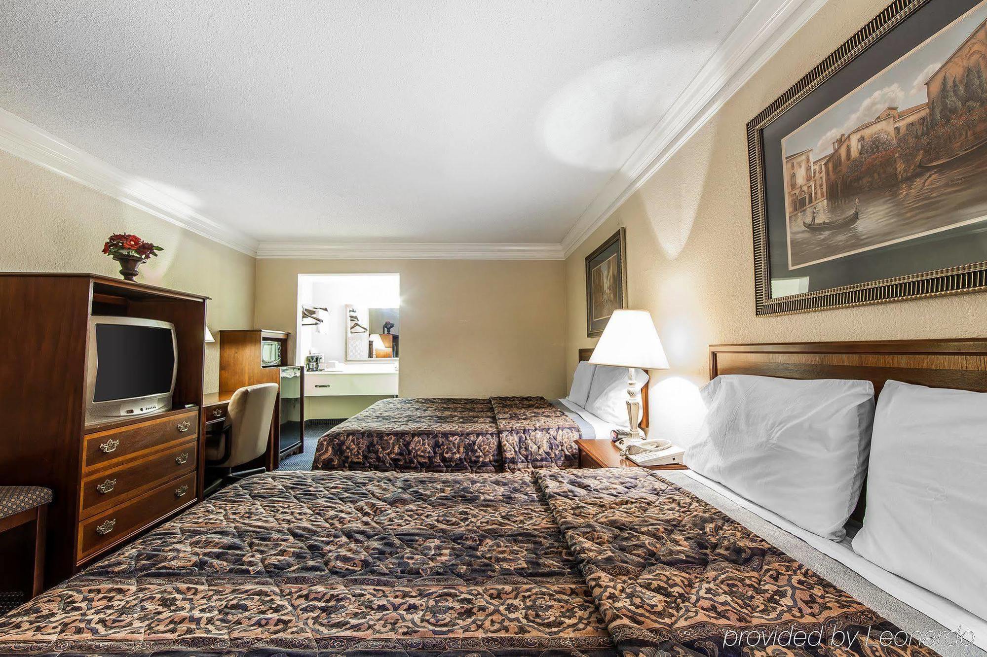 Oyo Hotel Rome Ga Historic District Bagian luar foto