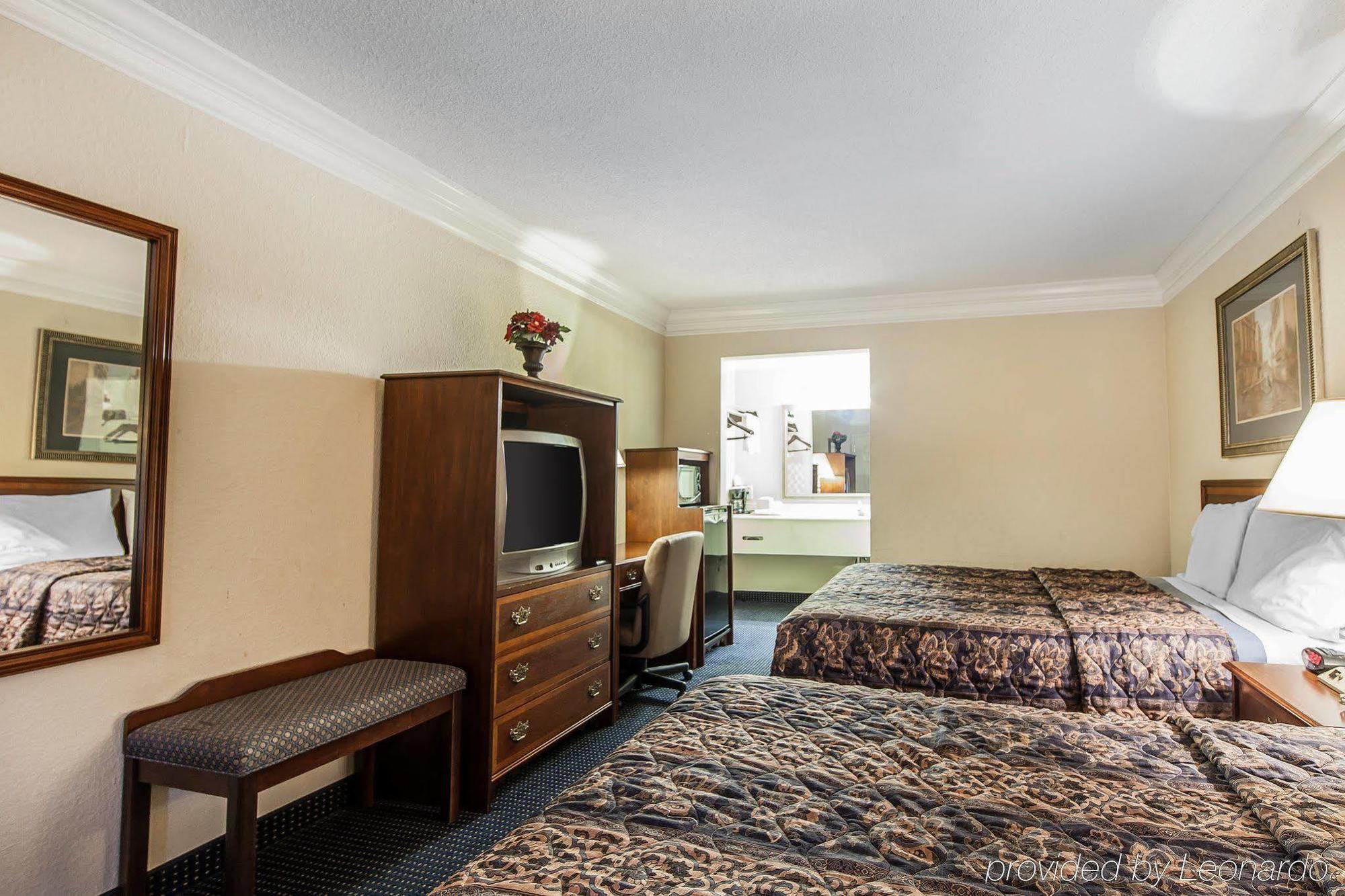 Oyo Hotel Rome Ga Historic District Bagian luar foto