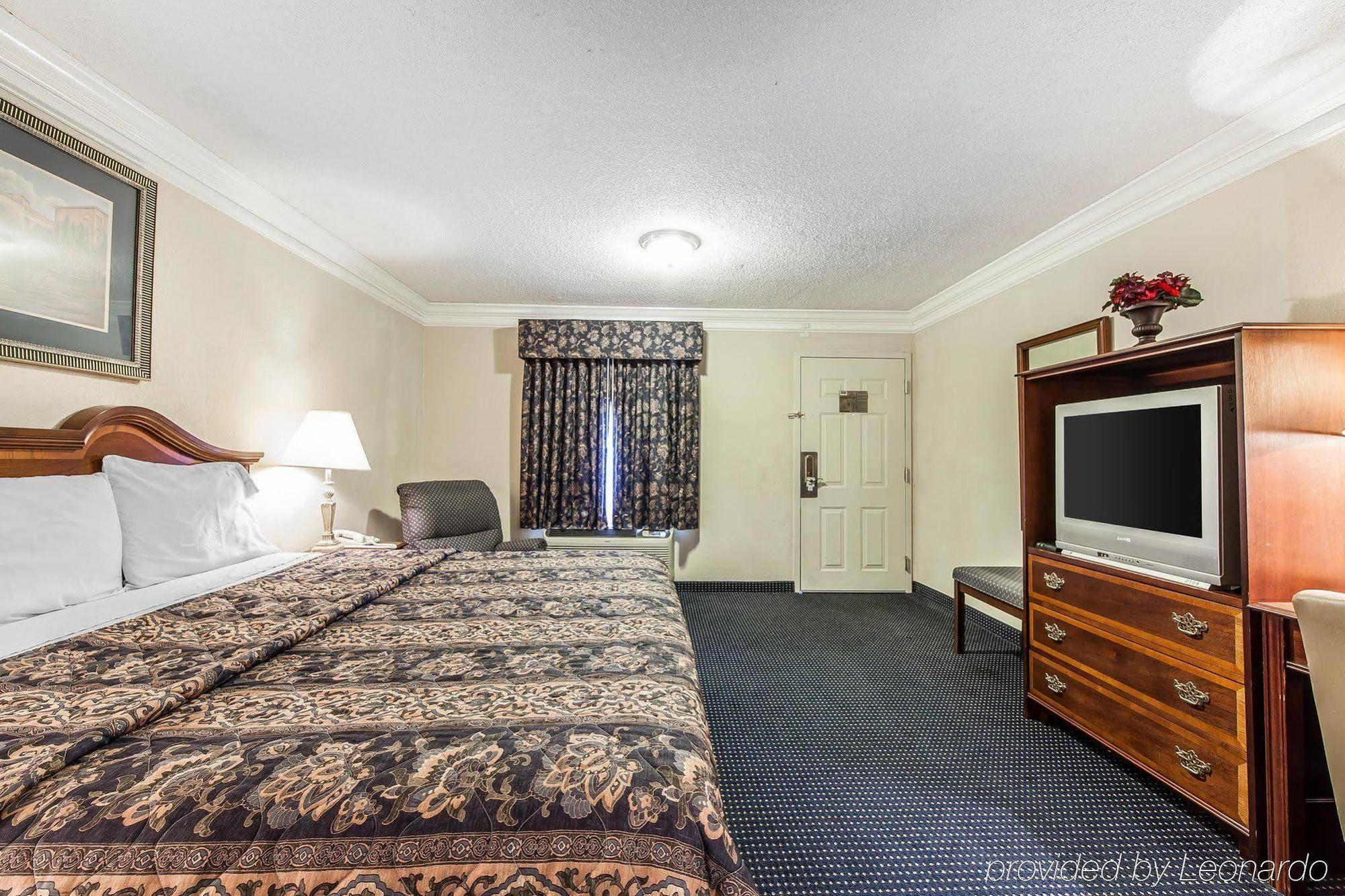 Oyo Hotel Rome Ga Historic District Bagian luar foto