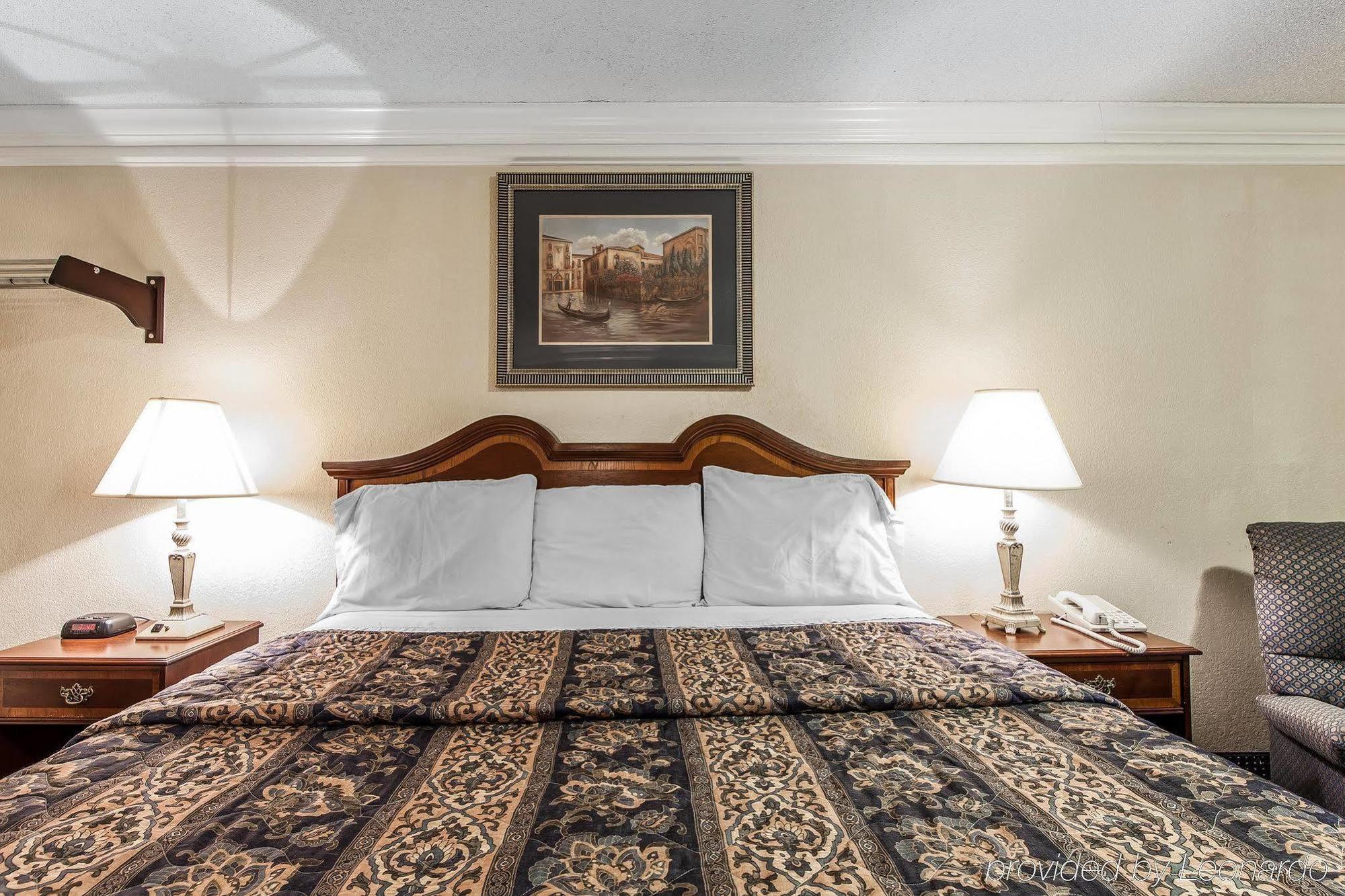 Oyo Hotel Rome Ga Historic District Bagian luar foto
