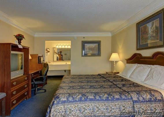 Oyo Hotel Rome Ga Historic District Bagian luar foto