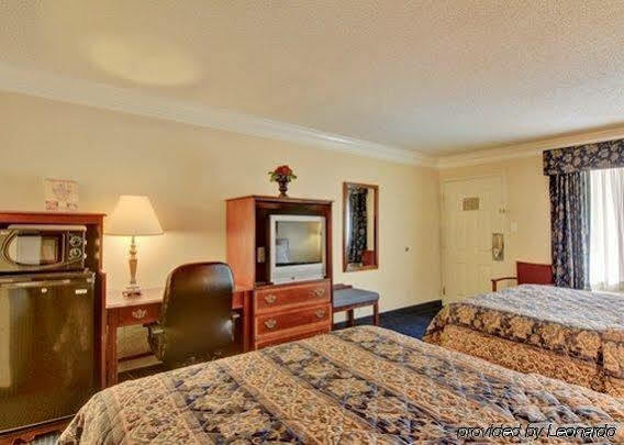 Oyo Hotel Rome Ga Historic District Bagian luar foto