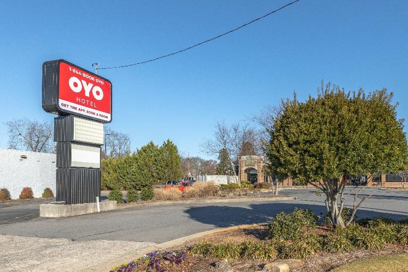 Oyo Hotel Rome Ga Historic District Bagian luar foto